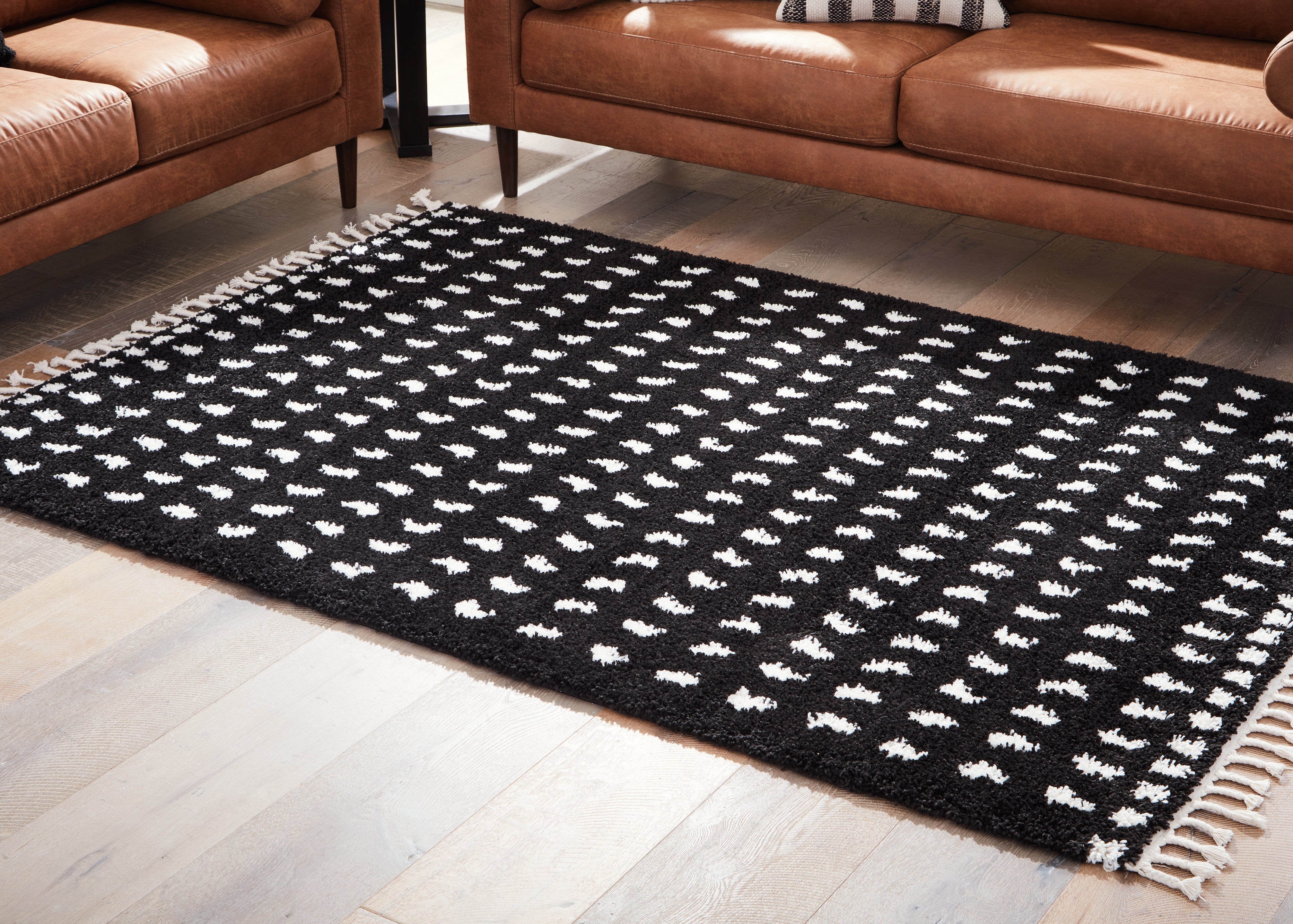 Hoover Furniture Outlet - Ashley Furniture - Minston 8' x 10' Rug - 8' x 10' Rug / Black/White - R405951