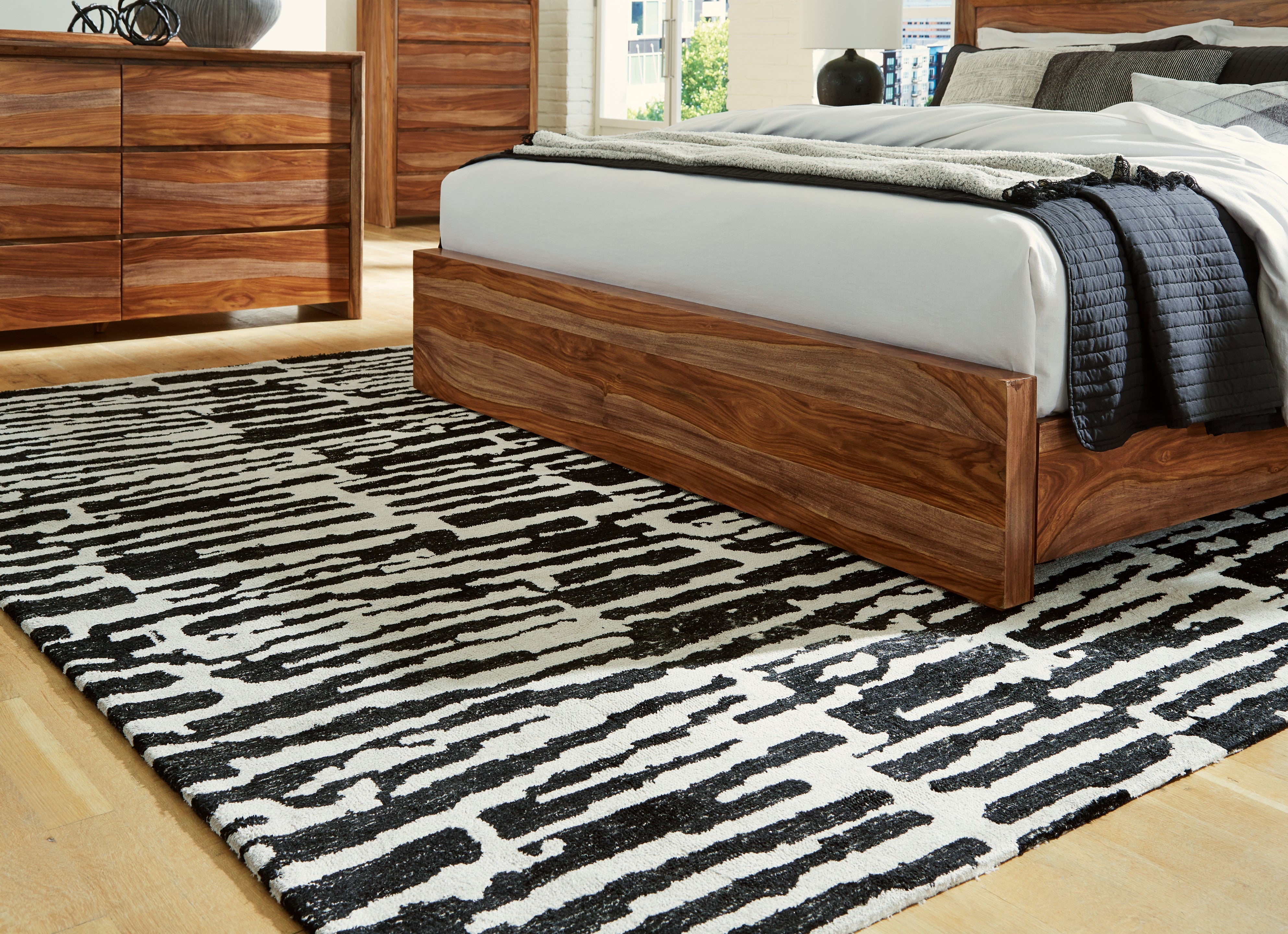 Hoover Furniture Outlet - Ashley Furniture - Bramshaw 8' x 10' Rug - 8' x 10' Rug / Black/Ivory - R406761