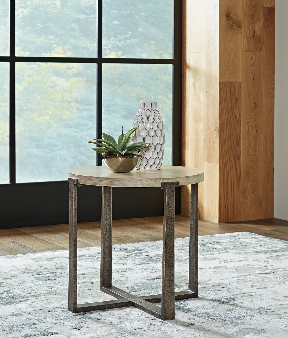 Hoover Furniture Outlet - Ashley Furniture - Dalenville End Table - Round End Table / Gray - T965-6